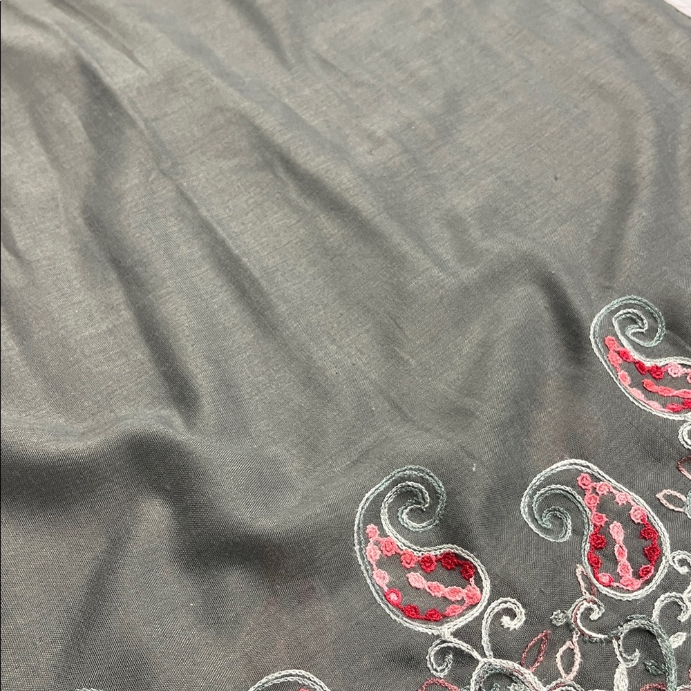 BOHO Granola Girl Paisley/Foliage Border Embroidered 28' x 74" Grey Sage Scarf - Picture 11 of 15